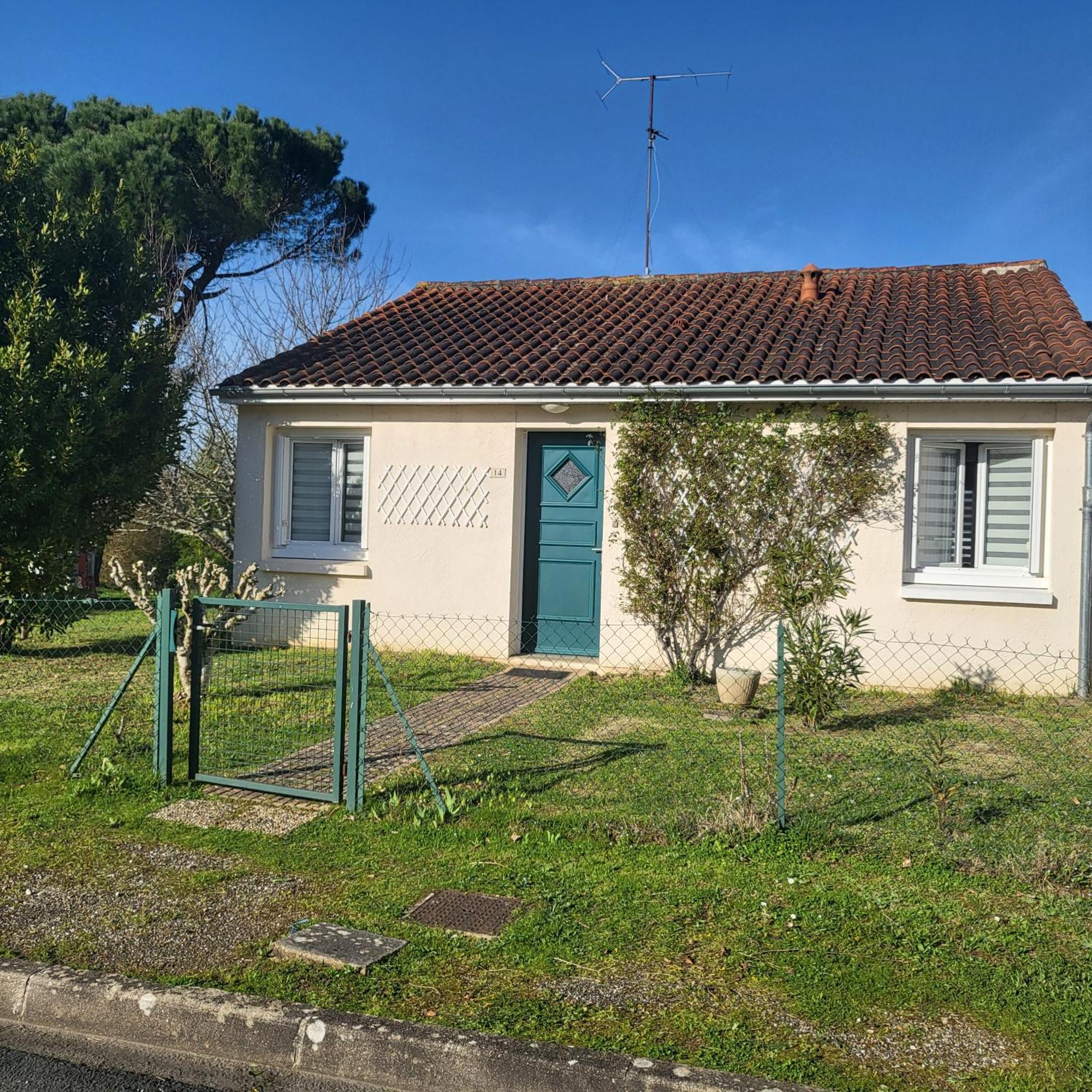 Maison De Vacances En Perigord Noir Le Buisson-de-Cadouin Exterior foto